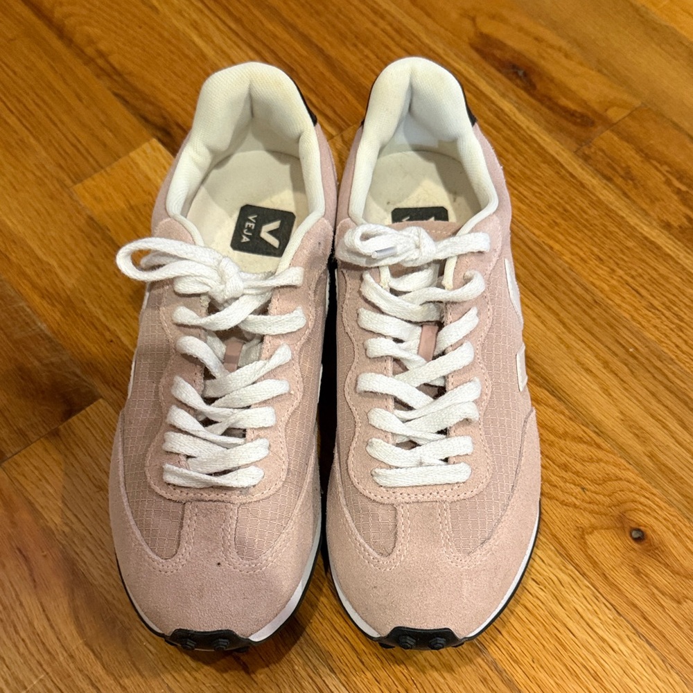 Veja Women's Pink Sneakers Size 38 (or US 7)